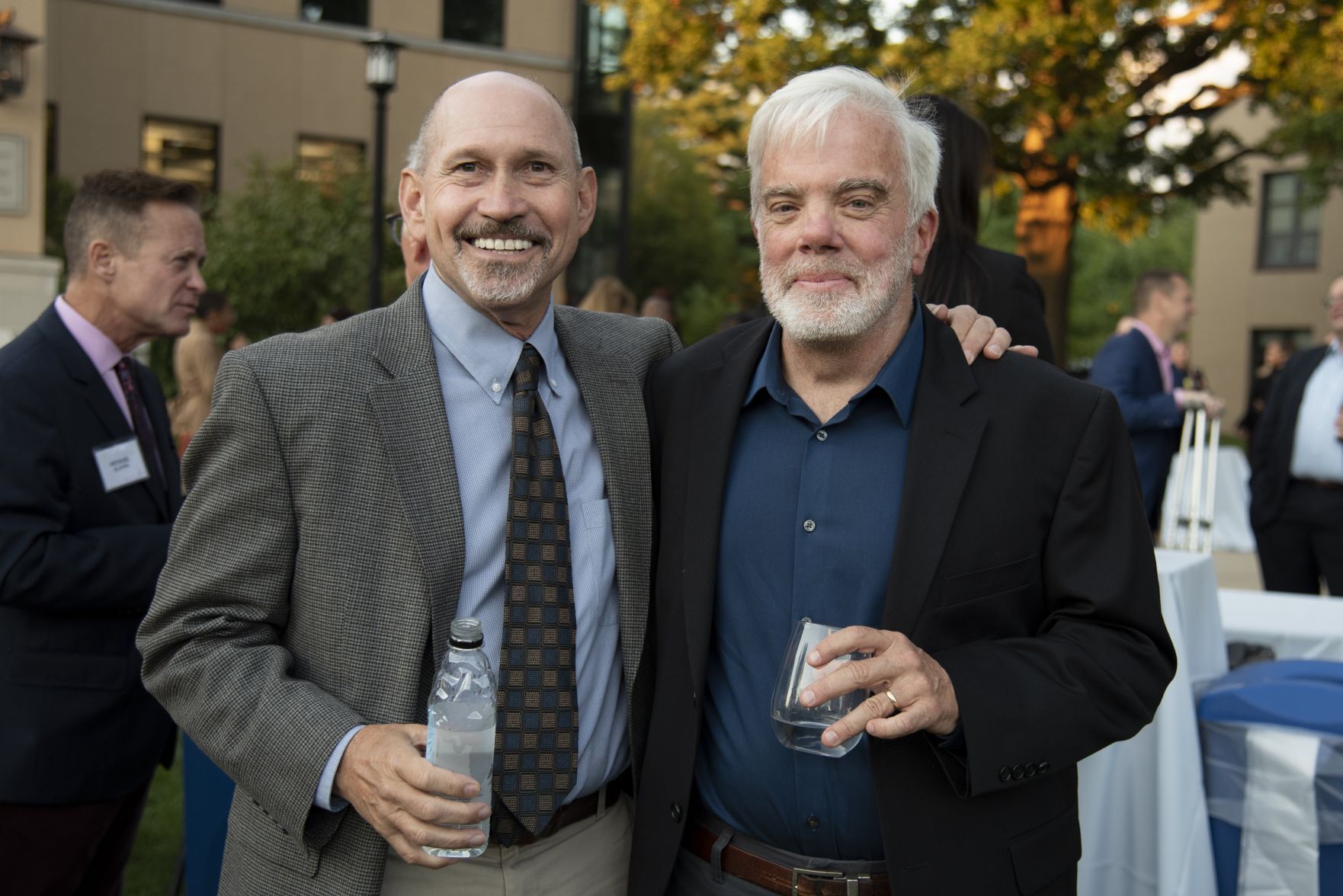 John Schweig, Alec Lee